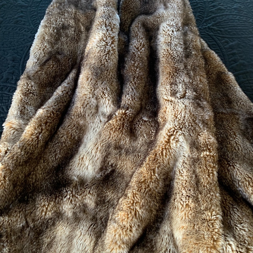 Pottery Barn Faux Fur Throw Blanket - Brown